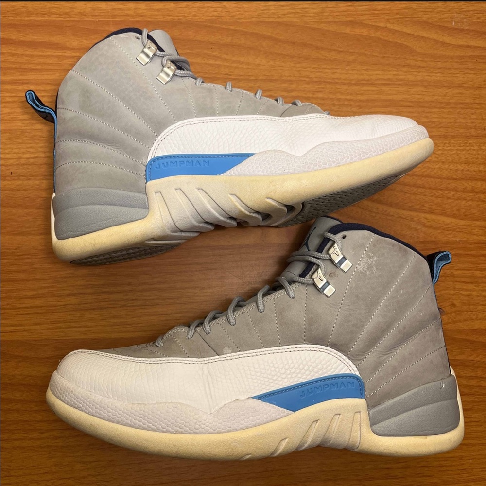 Jordan 12 University Grey - Picture 2 of 9